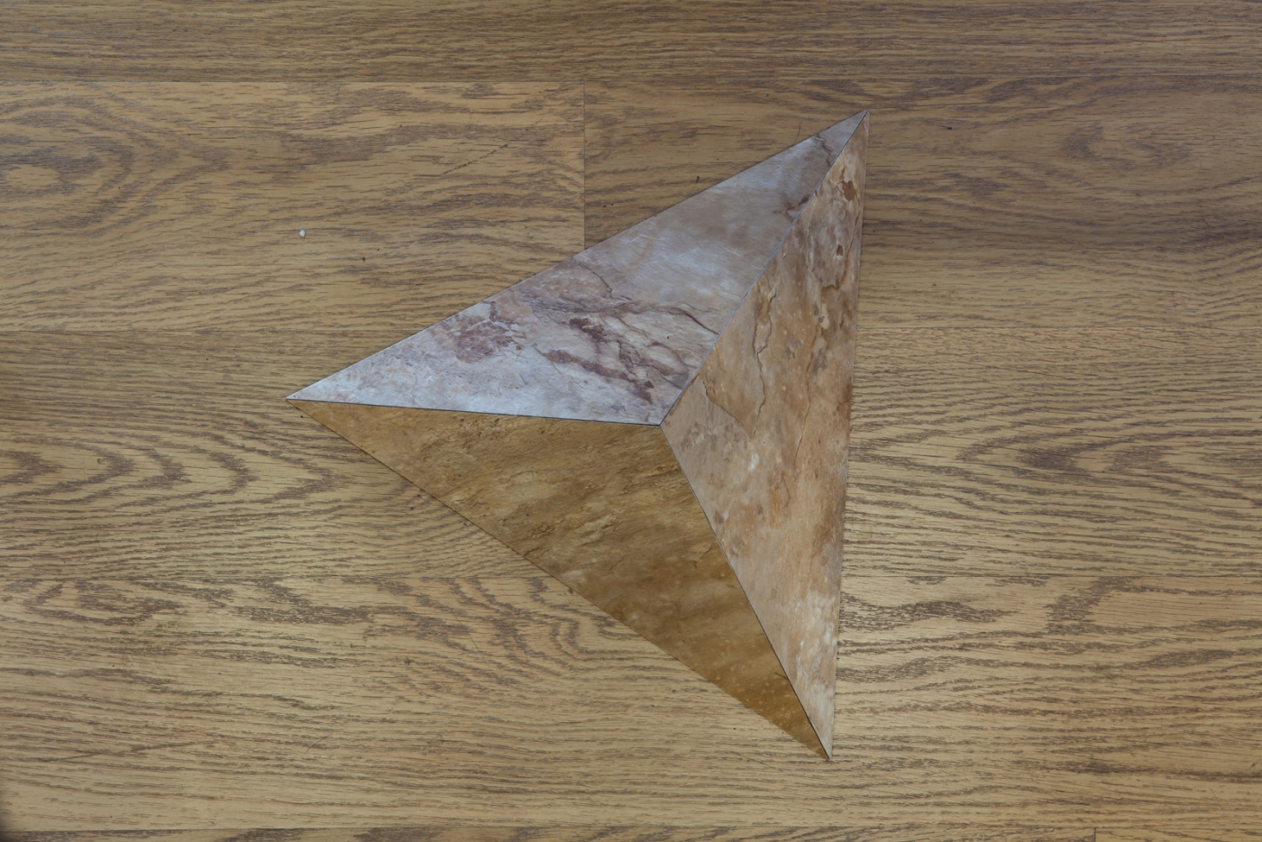 petr-dub-pyramid